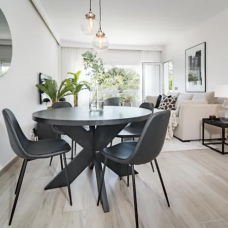 Pr - Stunning Flat Front Line Puerto Banus Marbella